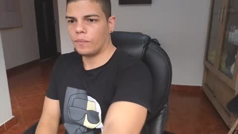 Snapshot of anndyhardy11 chatting on 09/26/25, 09:19 Anndy Hardy online show from 09/26/25, 09:19