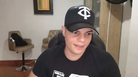 Snapshot of anndyhardy11 chatting on 10/22/25, 09:47 Anndy Hardy online show from 10/22/25, 09:47