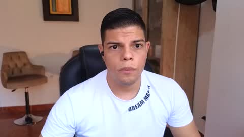 Snapshot of anndyhardy11 chatting on 10/23/25, 09:02 Anndy Hardy online show from 10/23/25, 09:02