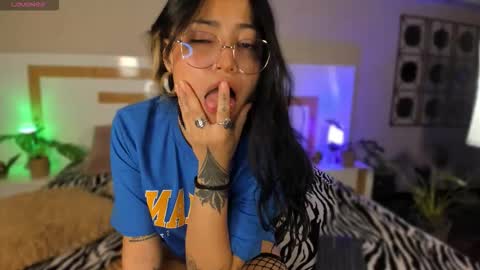 Snapshot of anne_cherrydh chatting on 09/23/25, 02:03 anne_cherrydh online show from 09/23/25, 02:03