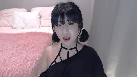 Snapshot of anne_crystal chatting on 10/07/25, 03:20 erika online show from 10/07/25, 03:20
