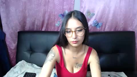 Snapshot of anne_jm chatting on 01/22/25, 02:37 Anne online show from 01/22/25, 02:37