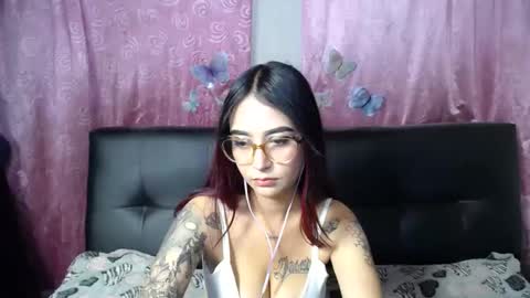 Snapshot of anne_jm chatting on 09/26/25, 03:43 Anne online show from 09/26/25, 03:43