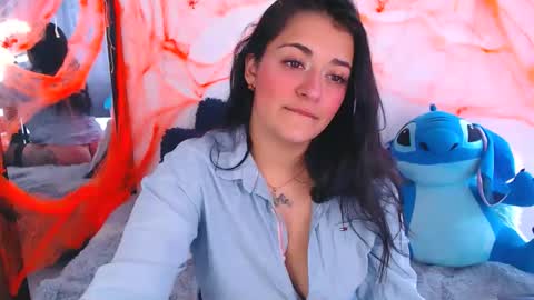 Snapshot of anne_lennon_ chatting on 10/22/25, 05:24 Anne  online show from 10/22/25, 05:24