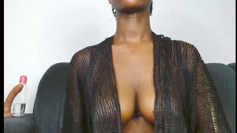 Snapshot of anne_xxxx chatting on 11/09/25, 11:25 ann online show from 11/09/25, 11:25