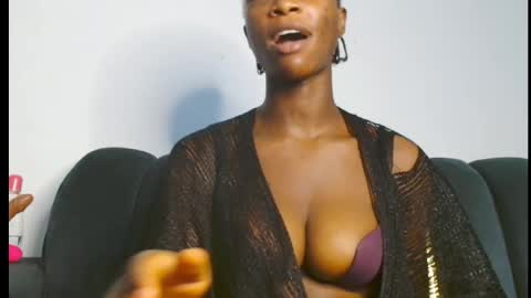 Snapshot of anne_xxxx chatting on 11/16/25, 09:59 ann online show from 11/16/25, 09:59