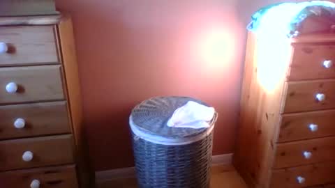 annecharlie online show from 10/04/25, 07:06