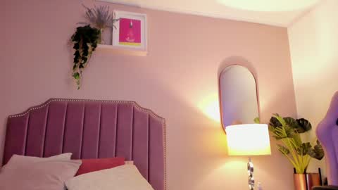 Anne  online show from 01/21/25, 08:43