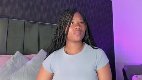 Snapshot of anneth__m chatting on 12/14/24, 07:46 Anneth online show from 12/14/24, 07:46