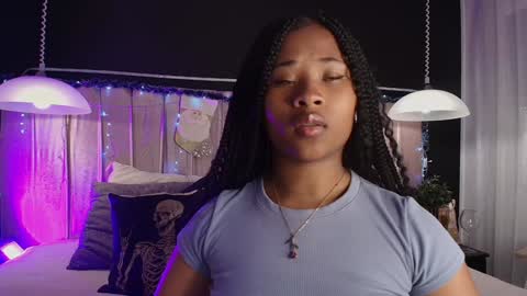 Snapshot of anneth__m chatting on 12/15/24, 03:24 Anneth online show from 12/15/24, 03:24