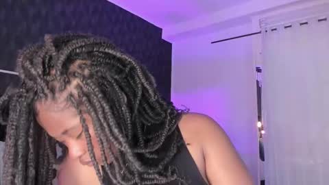 Snapshot of anneth__m chatting on 02/21/25, 07:43 Anneth online show from 02/21/25, 07:43