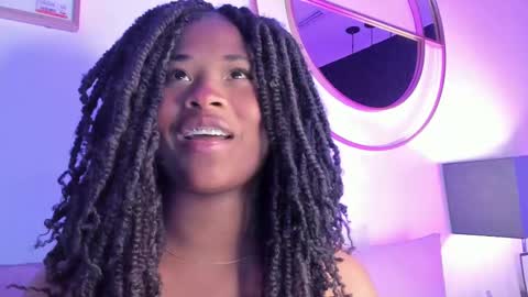 Snapshot of anneth__m chatting on 03/08/25, 10:45 Anneth online show from 03/08/25, 10:45