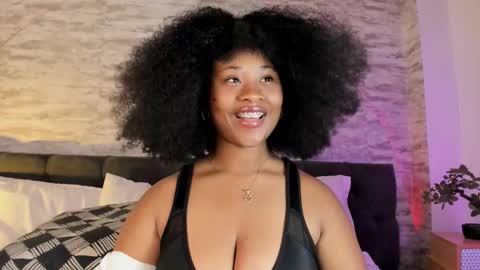 Snapshot of anneth__m chatting on 09/11/25, 07:47 Anneth online show from 09/11/25, 07:47