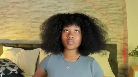 Snapshot of anneth__m chatting on 09/13/25, 07:35 Anneth online show from 09/13/25, 07:35