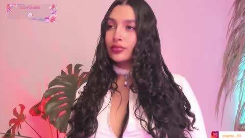 Snapshot of anngel_1 chatting on 11/20/25, 03:45 Angel online show from 11/20/25, 03:45