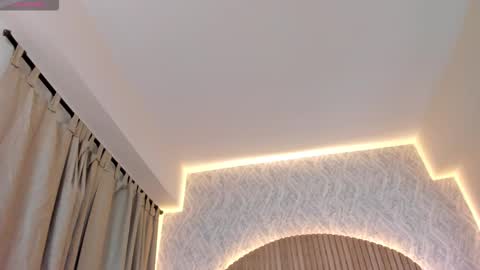 Annhya  online show from 11/18/25, 04:06