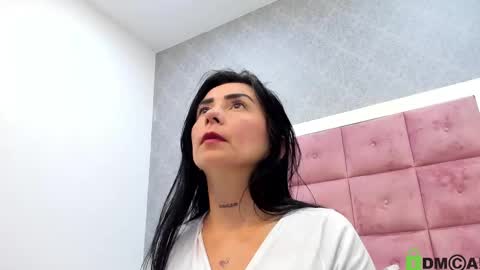 Snapshot of anni__love chatting on 02/23/25, 07:07 Anni online show from 02/23/25, 07:07