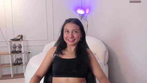 Snapshot of anni_lima chatting on 09/30/25, 03:44 anni_lima online show from 09/30/25, 03:44