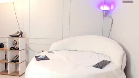 Snapshot of anni_lima chatting on 10/01/25, 03:45 anni_lima online show from 10/01/25, 03:45