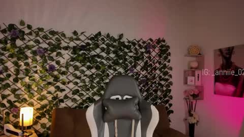 annie_barozzi online show from 02/01/25, 03:07