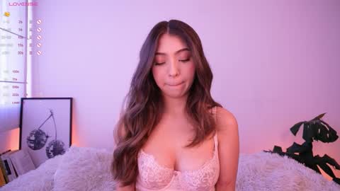 Snapshot of annie_evans24 chatting on 01/23/25, 10:01 Annie Evans online show from 01/23/25, 10:01