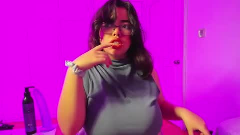 Annie Rose online show from 10/30/25, 04:25