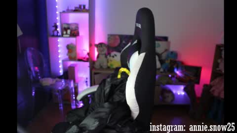 Snapshot of annie_snow_ chatting on 12/03/24, 11:46 JEANNE no olvides seguirme dont forget follow me uu online show from 12/03/24, 11:46