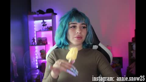 Snapshot of annie_snow_ chatting on 01/09/25, 11:56 JEANNE no olvides seguirme dont forget follow me uu online show from 01/09/25, 11:56