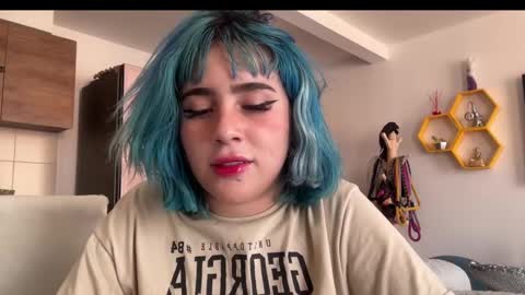 Snapshot of annie_snow_ chatting on 01/29/25, 09:28 JEANNE no olvides seguirme dont forget follow me uu online show from 01/29/25, 09:28