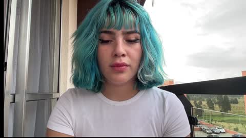 Snapshot of annie_snow_ chatting on 02/03/25, 10:21 JEANNE no olvides seguirme dont forget follow me uu online show from 02/03/25, 10:21