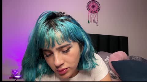 Snapshot of annie_snow_ chatting on 02/04/25, 01:23 JEANNE no olvides seguirme dont forget follow me uu online show from 02/04/25, 01:23