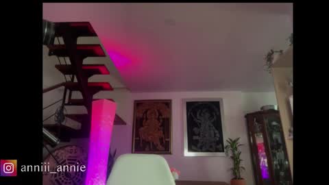 Snapshot of annie_snow_ chatting on 09/09/25, 09:58 JEANNE no olvides seguirme dont forget follow me uu online show from 09/09/25, 09:58