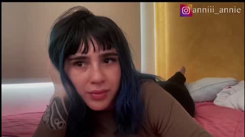 Snapshot of annie_snow_ chatting on 09/12/25, 08:09 JEANNE no olvides seguirme dont forget follow me uu online show from 09/12/25, 08:09