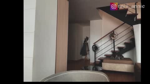 Snapshot of annie_snow_ chatting on 10/15/25, 06:41 JEANNE no olvides seguirme dont forget follow me uu online show from 10/15/25, 06:41