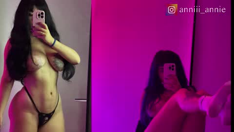 Snapshot of annie_snow_ chatting on 11/06/25, 12:11 JEANNE no olvides seguirme dont forget follow me uu online show from 11/06/25, 12:11