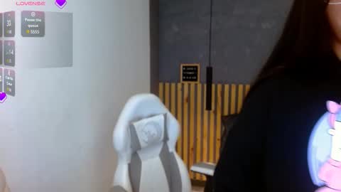 Snapshot of annie_volker chatting on 11/17/25, 03:34 Annie Volker online show from 11/17/25, 03:34