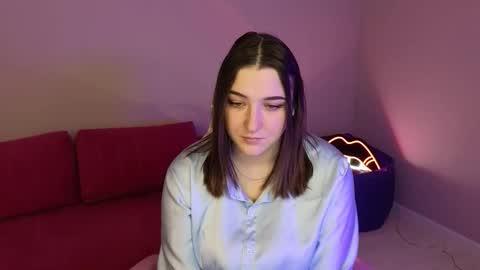 Snapshot of anniedodge chatting on 10/14/25, 01:06 Annie online show from 10/14/25, 01:06