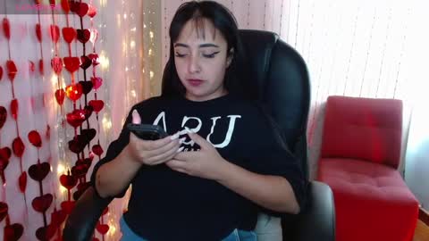   Annie  Independent model Hello all offline tokens are appreciated  thank you for your support.33 online show from 03/06/25, 06:48