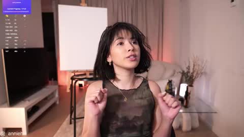 anniehillofficial_ online show from 02/12/25, 09:11