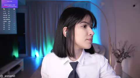 anniehillofficial_ online show from 03/11/25, 09:59