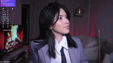 anniehillofficial_ online show from 10/11/25, 08:40