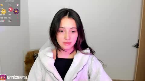 Snapshot of anniemora_ chatting on 02/26/25, 04:14 Annie online show from 02/26/25, 04:14