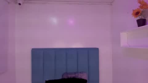 Annie Evans  online show from 10/09/25, 04:16