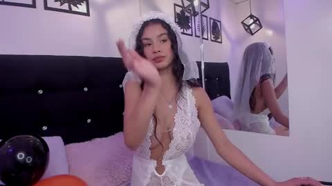 Annie Evans  online show from 10/22/25, 04:35