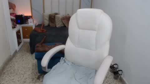 Snapshot of annita_cooper_ chatting on 01/07/25, 08:10 anna online show from 01/07/25, 08:10