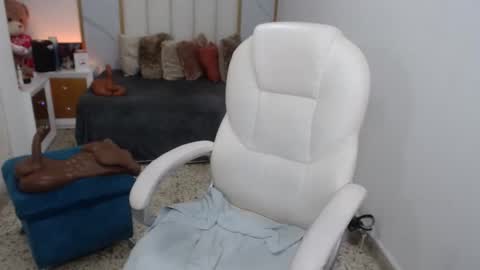 Snapshot of annita_cooper_ chatting on 01/09/25, 10:31 anna online show from 01/09/25, 10:31