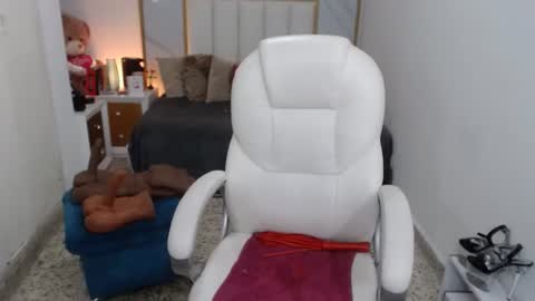 Snapshot of annita_cooper_ chatting on 01/26/25, 05:34 anna online show from 01/26/25, 05:34