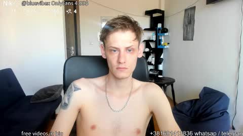 Snapshot of annonimsick chatting on 09/23/25, 12:08 online show from 09/23/25, 12:08