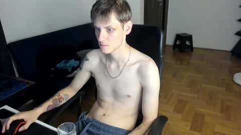 Snapshot of annonimsick chatting on 10/03/25, 01:24 online show from 10/03/25, 01:24