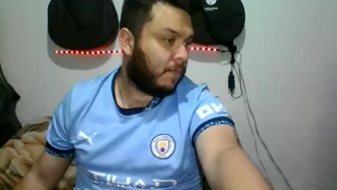 lion kennedy independent model moderator online show from 11/19/25, 03:50